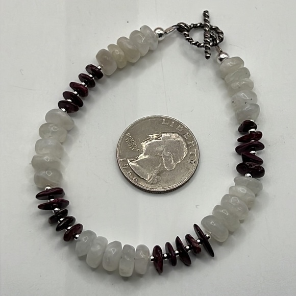 PURPLE SPINY OYSTER, MOONSTONE, AND STERLING SILVER BRACELET - Picture 14 of 14